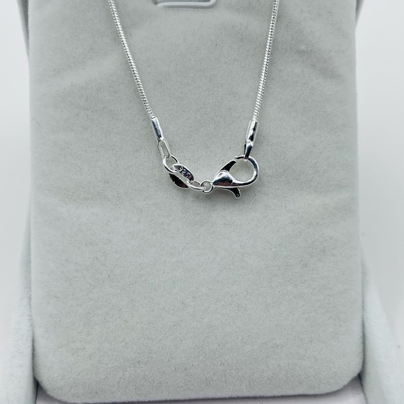 1.06 CT Oval Cut Natural Yellowish Sphene Pendant Necklace Sterling Silver - Picture 7 of 7